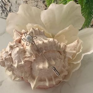 Vintage Cloisonné silver tone stick brooch.